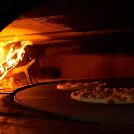 Le Camille Ristorante Pizzeria & Han/Misafirhane 2*