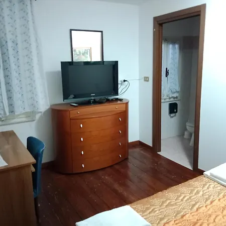 Le Camille Ristorante Pizzeria & אורחן 2*